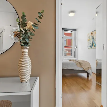 Nh9 - Corner Haven In Center