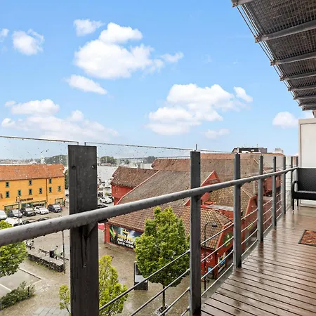 Nh9 - Corner Haven In Center *