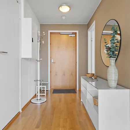 Nh9 - Corner Haven In Center